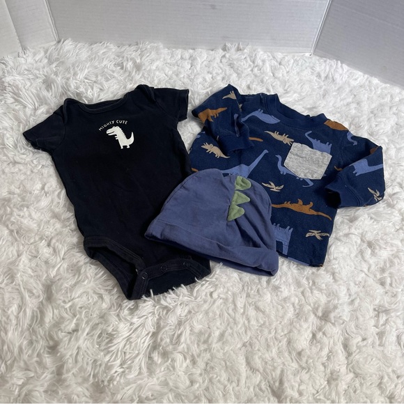 Carter’s baby boy set | 3M onesie, shirt 0-9 M beanie - Picture 4 of 7
